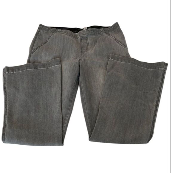 Chicos platinum sz 1 (M) grey distressed elastic waist stretchy flare jeans GUC - Picture 1 of 14
